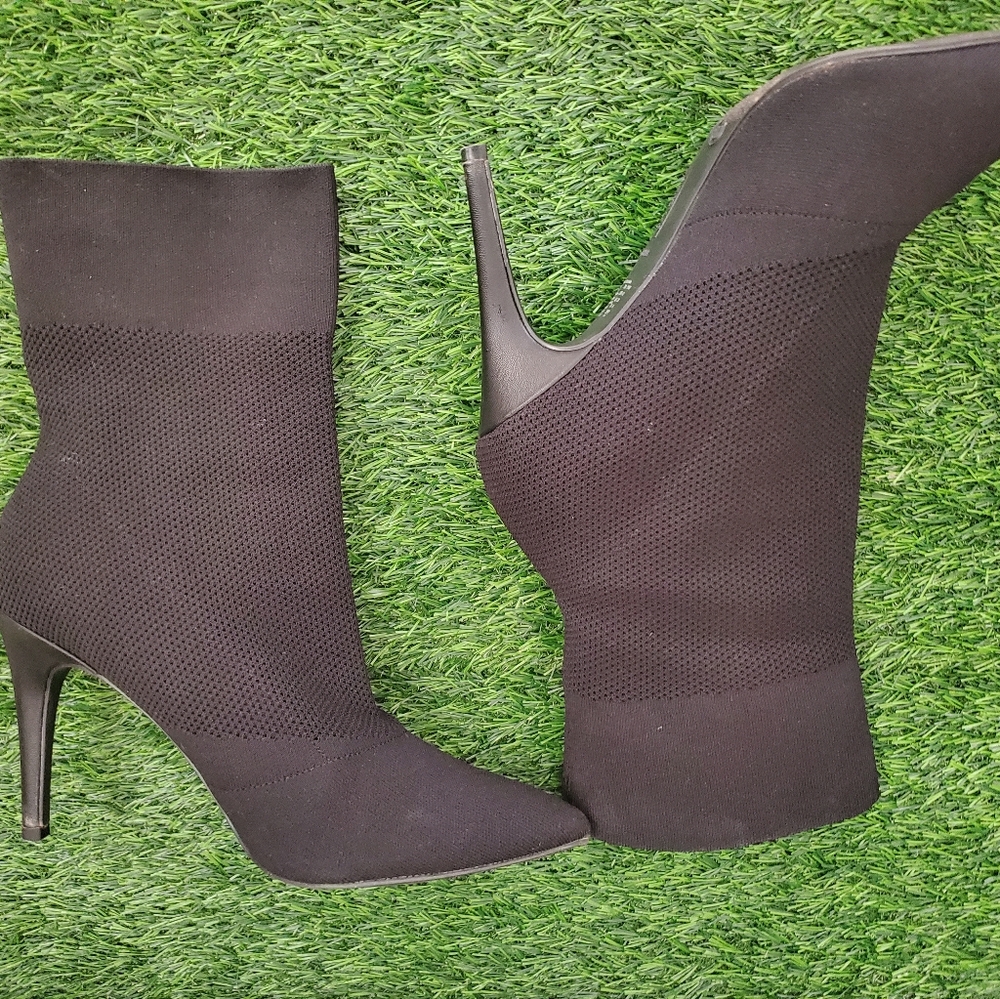 Black shoe boot